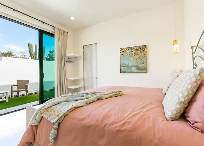 Luxurious Spacious Annd Private Steps Frm Villa Cabo San Lucas