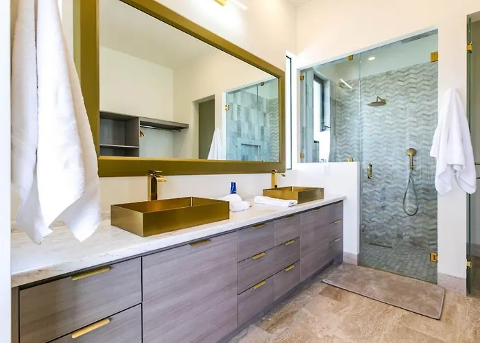 Luxurious Spacious Annd Private Steps Frm * Cabo San Lucas