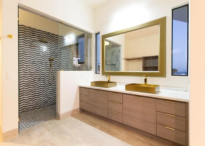 Villa Luxurious Spacious Annd Private Steps Frm