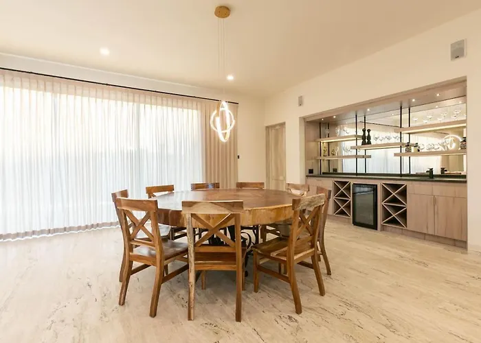 Luxurious Spacious Annd Private Steps Frm Cabo San Lucas