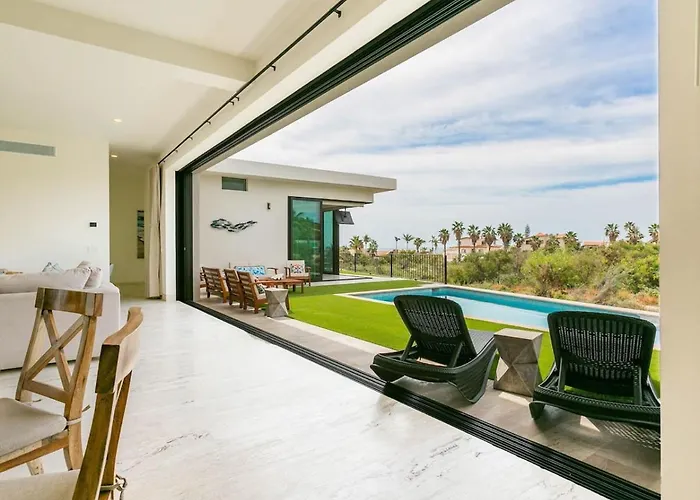 Luxurious Spacious Annd Private Steps Frm Villa Cabo San Lucas